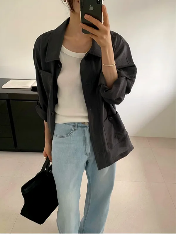Elegant and Minimalist Women's Top, Perfect for Various Occasions