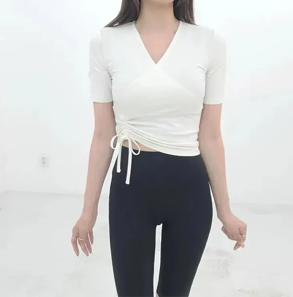 Elegant Slim-Fit V-Neck Short Sleeve Top, Effortlessly Stylish