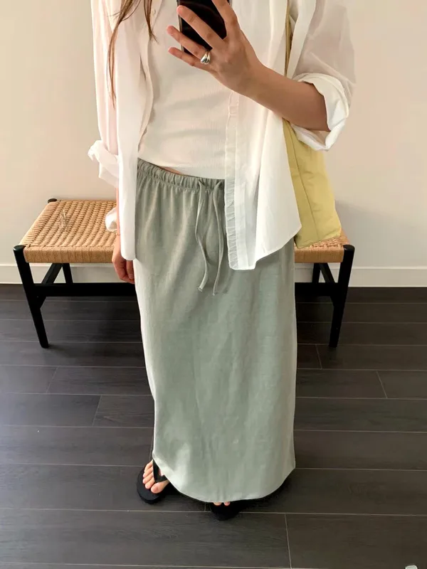 Lightweight and Comfortable Women's Long Skirt, Perfect for Spring and Summer Outfits