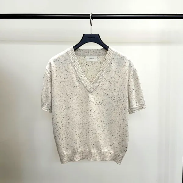 Lightweight Breathable V-Neck Knitted Top, Fashionable and Versatile