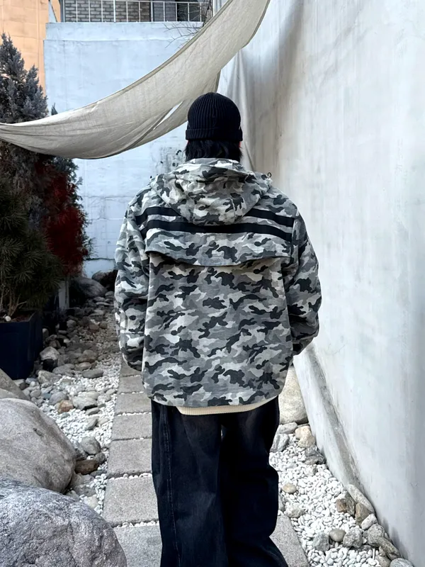 Stylish Camouflage Men's Jacket - Comfortable and Versatile