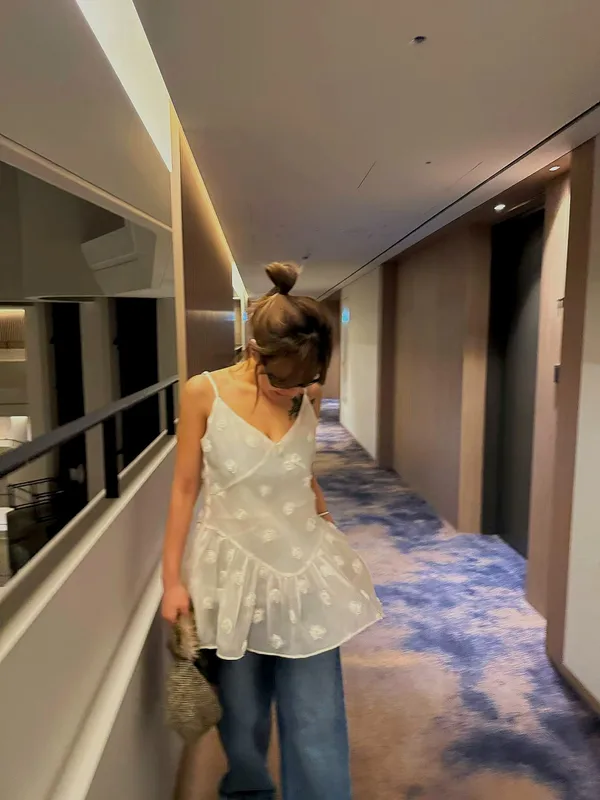 Fresh Lace-Trimmed Women's Top, Elegant and Breathable