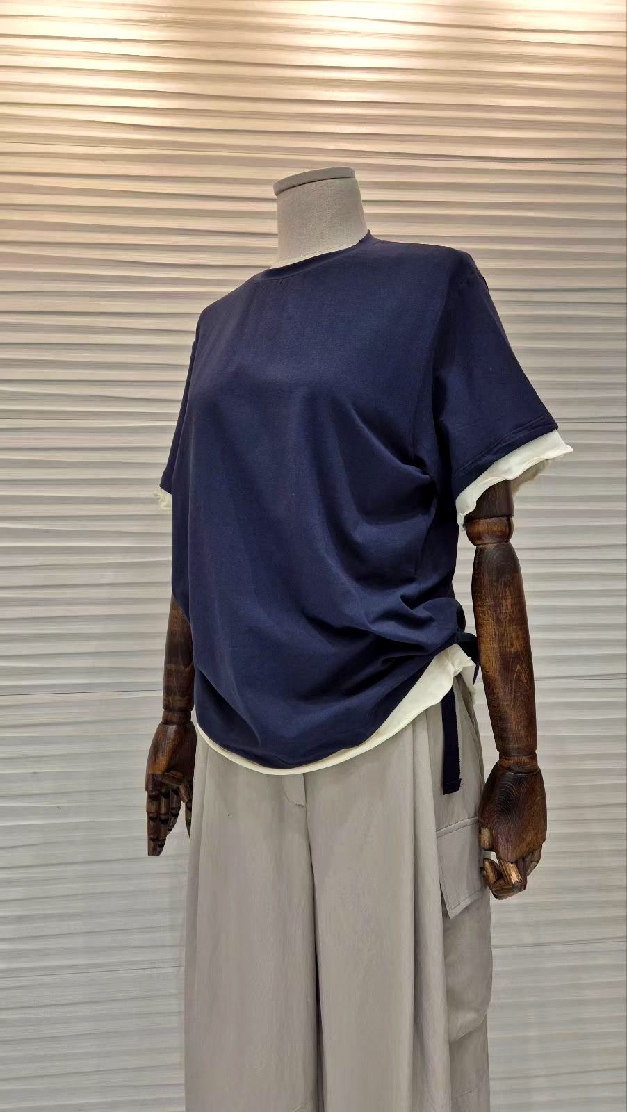 Stylish and Minimalist Women's Top, Perfectly Comfortable
