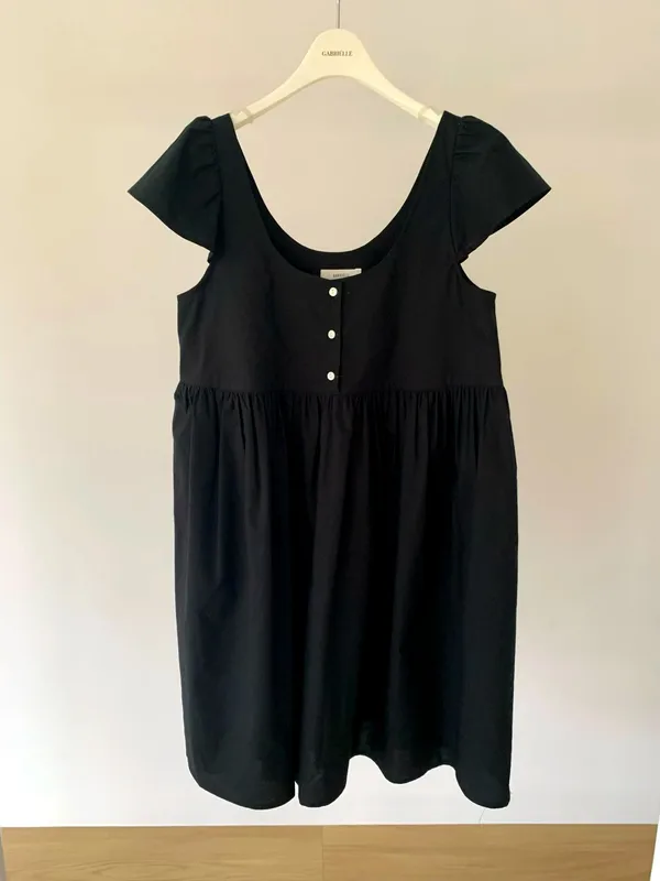 Elegant Black Dress - Comfortable and Versatile for Any Occasion