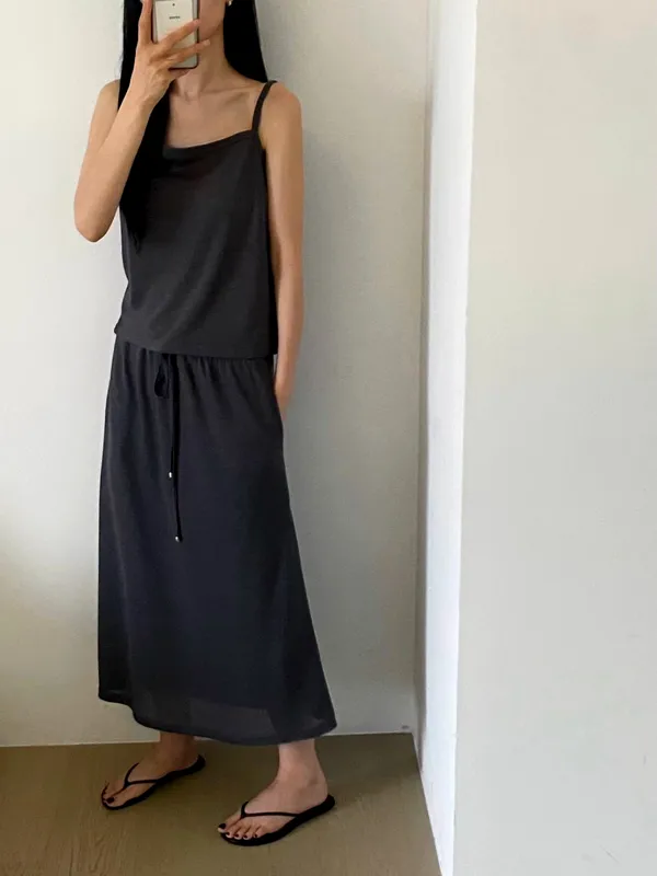Minimalist Women's Outfit Set, Comfortable and Breathable, Perfect for Summer