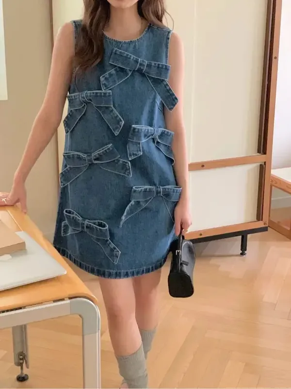 Stylish Denim Dress with Bow Decoration - A Summer Essential