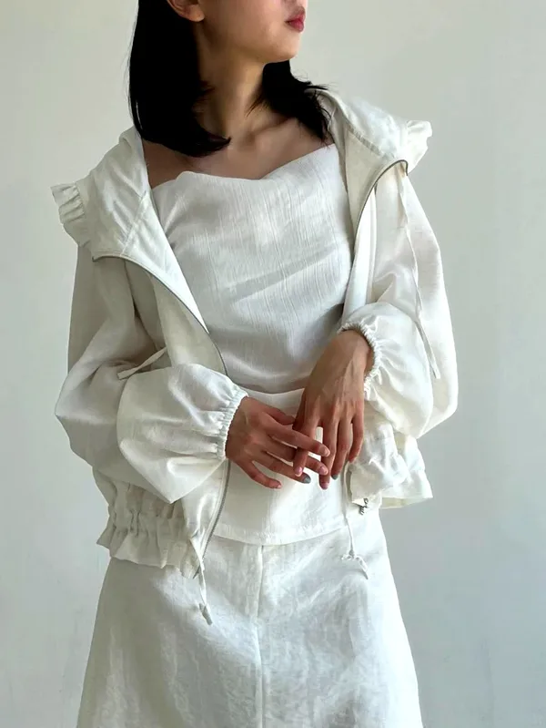 Elegant and Minimalist Women's Top, Lightweight and Comfortable