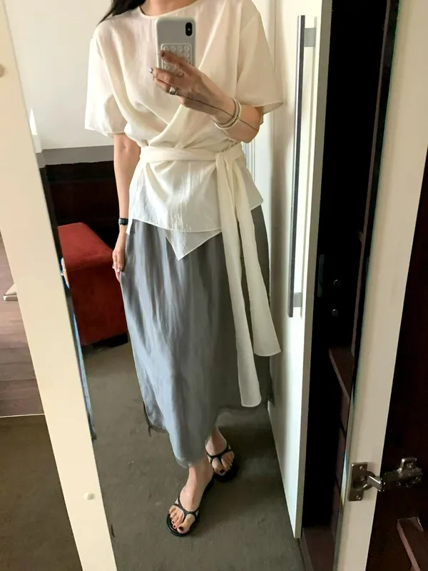 Elegant and Minimalist Women's Long Skirt - Lightweight and Flowing, Perfect for Summer Outfits